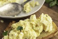 Fluffy Instant Pot Scrambled Eggs